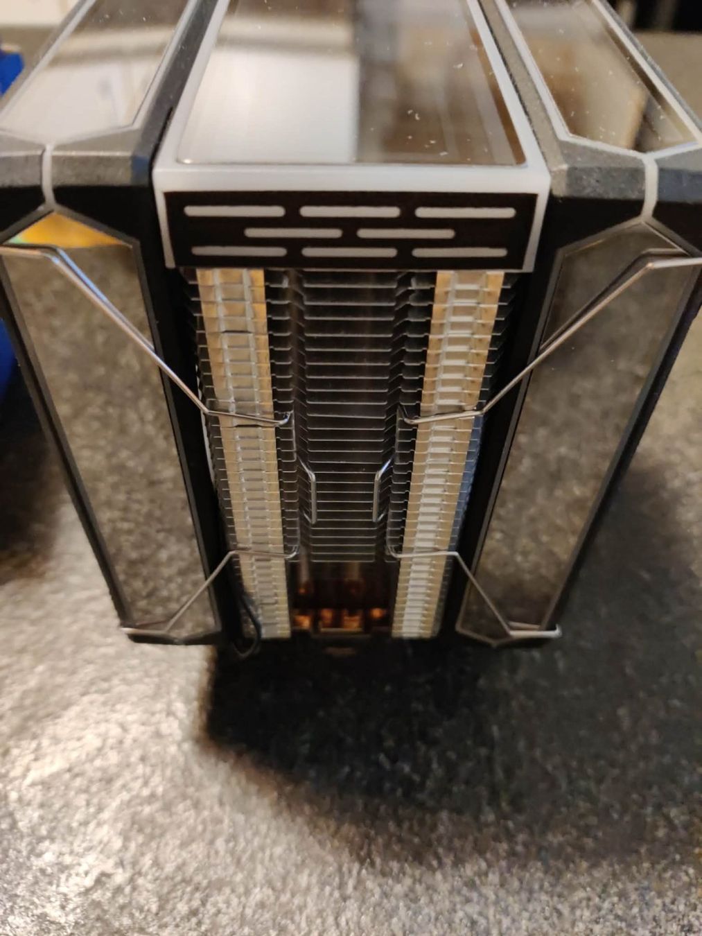 Composants électroniques: 220W Intel-AMD RGB CPU Cooler – D'occasion à Genève par Rally022 2