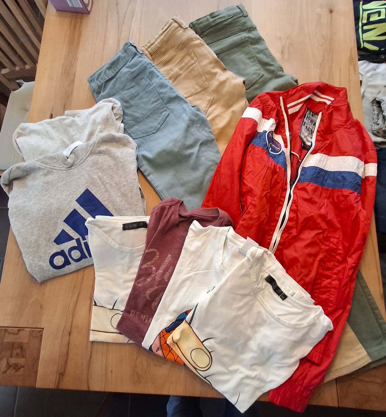 Lotti & Set di vestiti: Kleiderpaket Jungs, Gr. 158/164 – Usato da Bilten venduto da pelanov