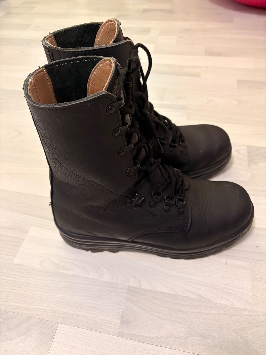 Schweizer Armee Herrenschuhe: Original Armee Kampfstiefel Leder robust MP 285 – Gebraucht aus Stansstad von Tigious 2