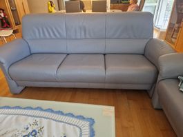 Ledersofa 3-Sitzer hellblau in gebrauchtem Zustand