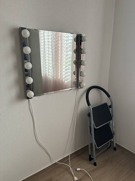 Specchi: Schminkspiegel mit Lichter – Usato da Niederwil AG venduto da jul_xms5