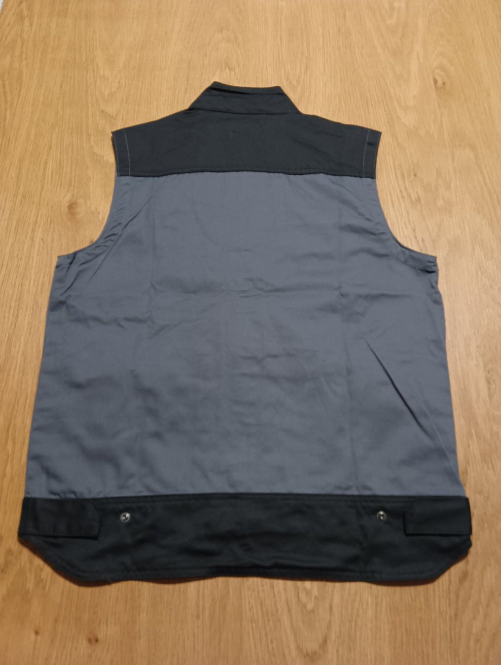 Gilets & Westen: Arbeitsweste Herren grau S NEU – Neu und originalverpackt aus Densbüren von H-76 1