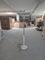 Stehlampe weiss Metall runde Basis Kabel 2m Länge
