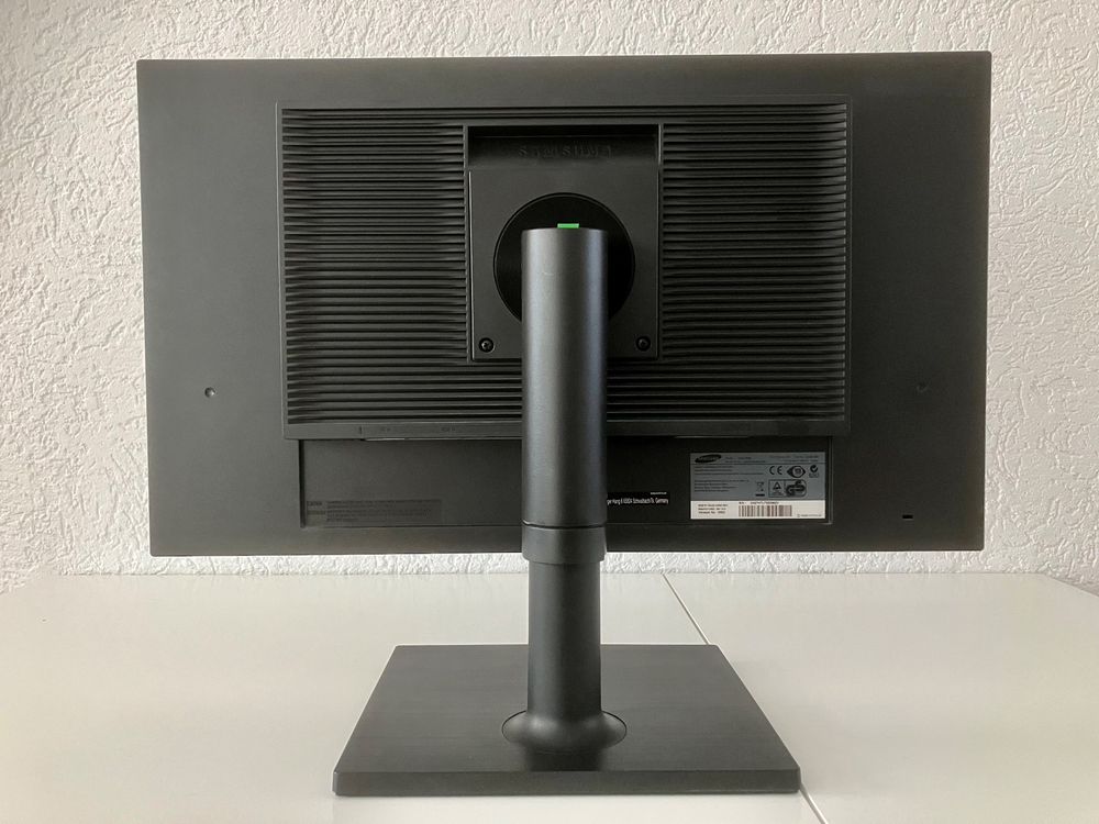 Samsung 24 Zoll Monitor | Kaufen auf Ricardo