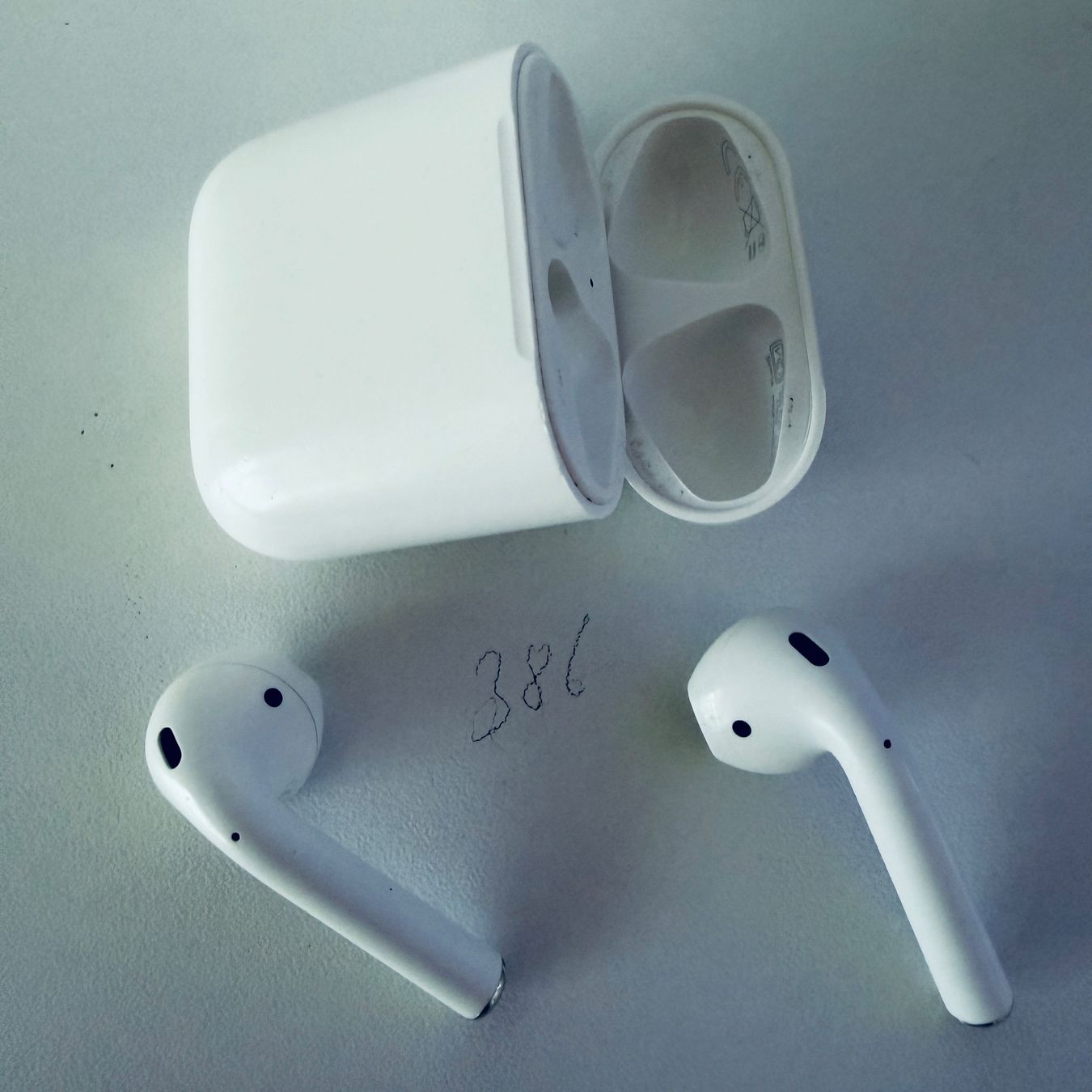 Apple Cuffie: Original Apple AirPods 2 Gen. Wireless Kopfhörer & Case – Usato da Basel venduto da MY.AIRPODS.SHOP 4