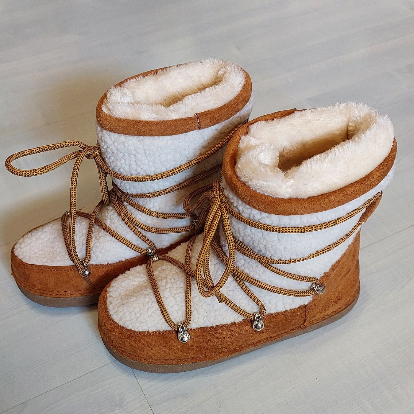 Scarpe da donna: Winterschuhe – Usato da Brunnen venduto da CHOUCHOU.