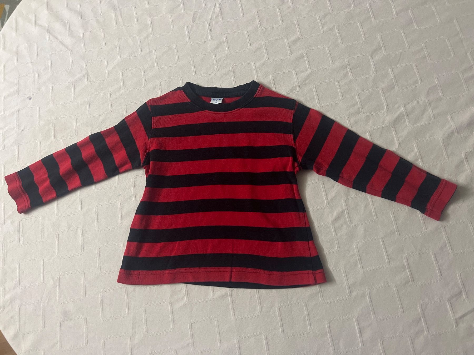 Lotti & Set di vestiti: 4x Kinder Langarmshirts Gr 104 – Usato da Basel venduto da friceberg2 3