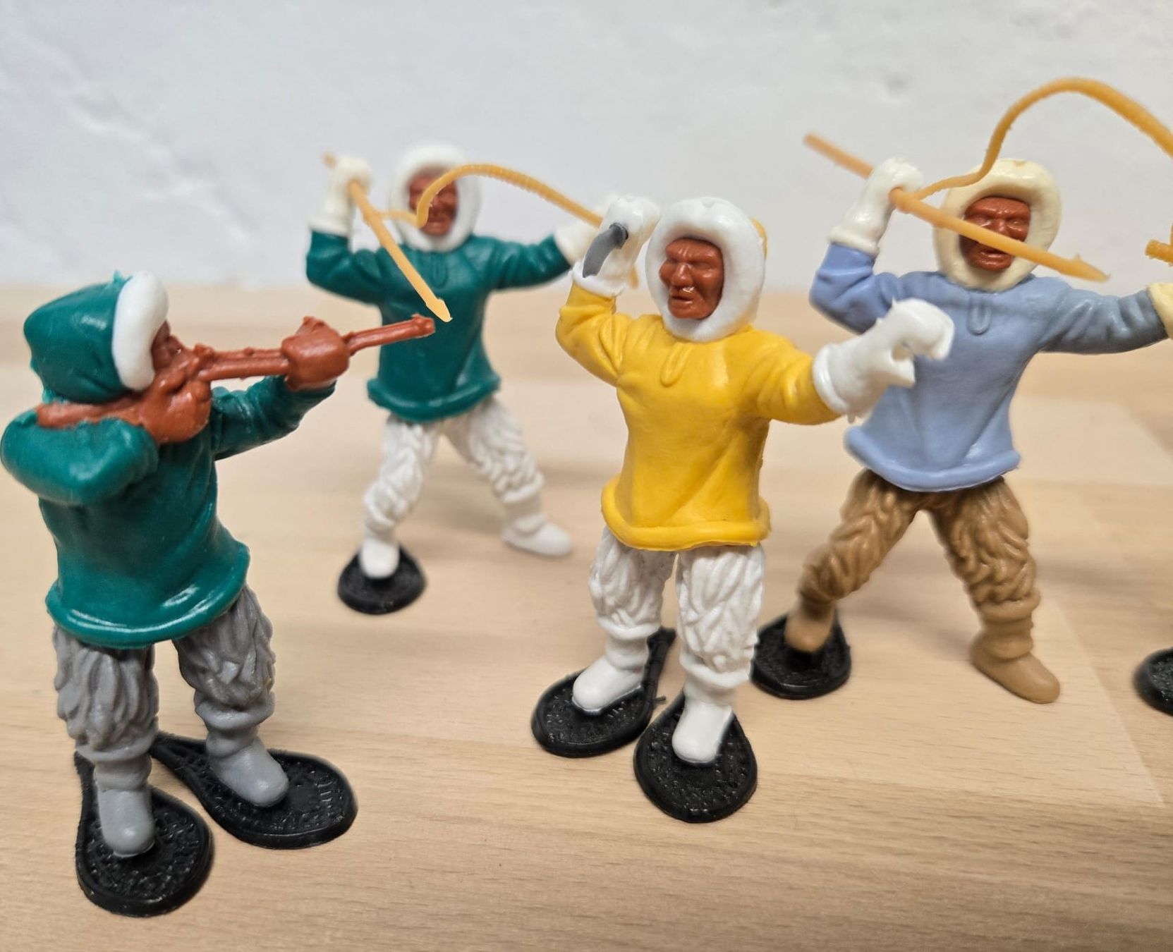 Giocattoli: 6 Eskimo Figuren, vintage Spielzeug – Usato da Rheinsulz venduto da Dred 2