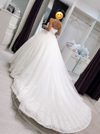 Wunderschönes Brautkleid mit Schleier, Grösse 40-42