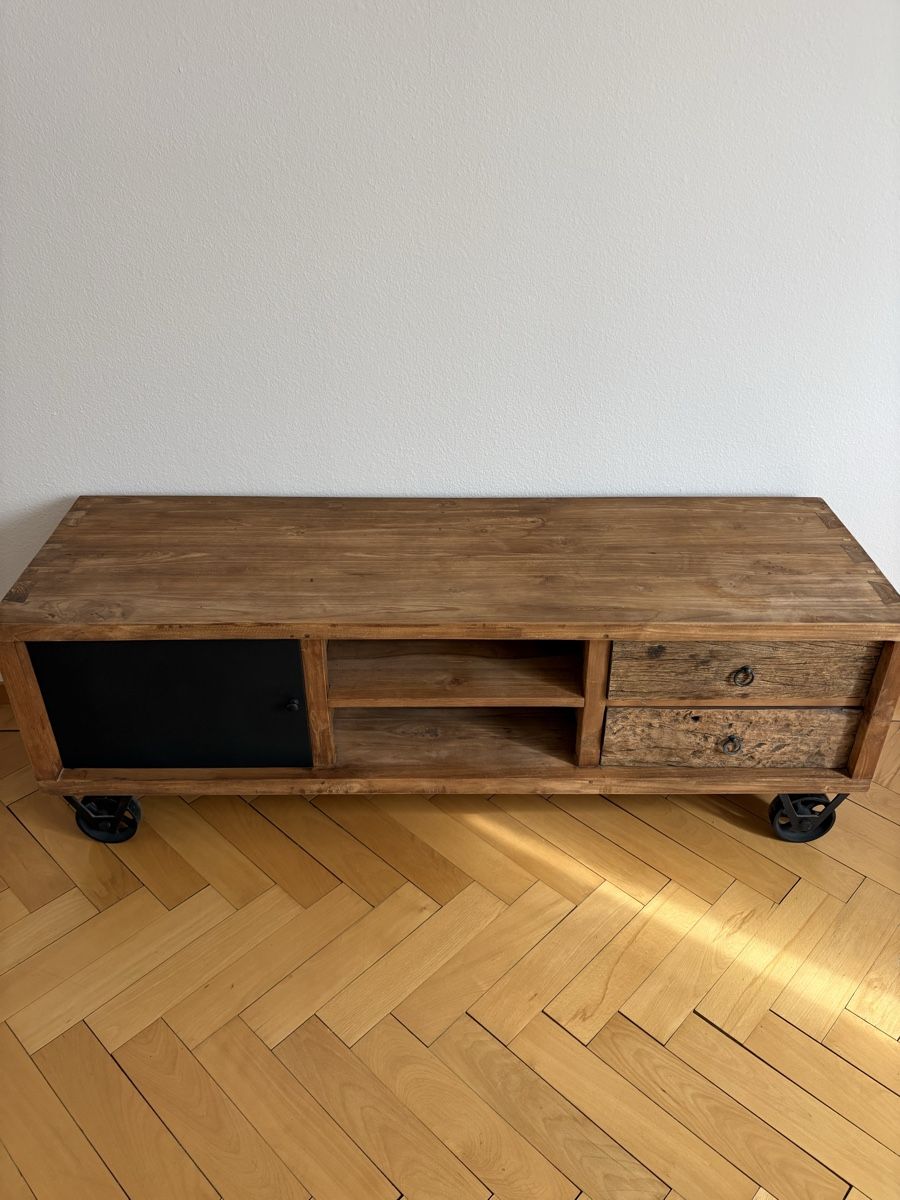 Cassettiere: Holzmöbel – Usato da Zürich venduto da wid_tsv2