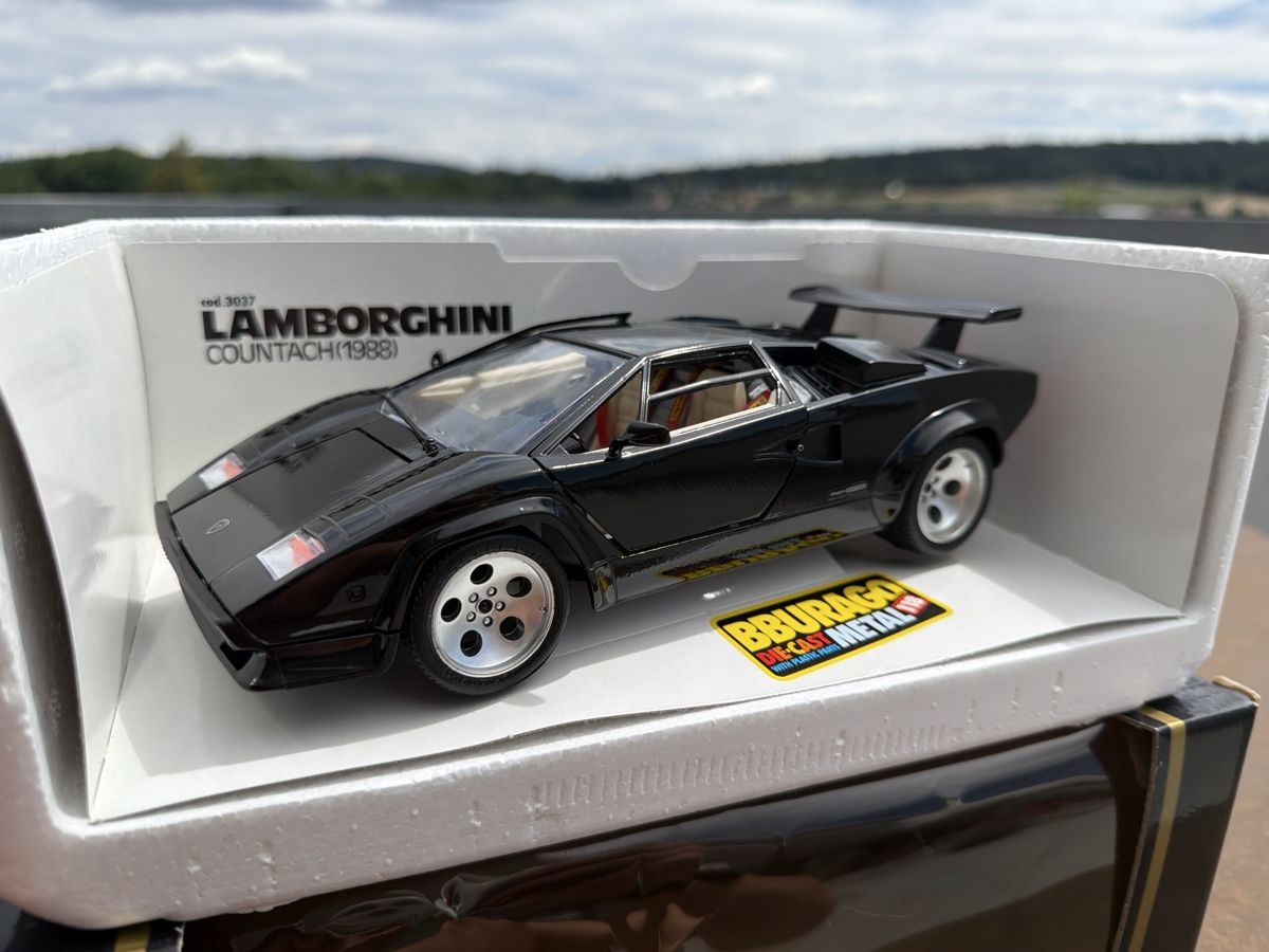 Bburago Voitures modèles: Lamborghini Countach schwarz - 1/18 - Bburago – Neuf avec emballage d'origine à Wolfwil par Rolex1 1