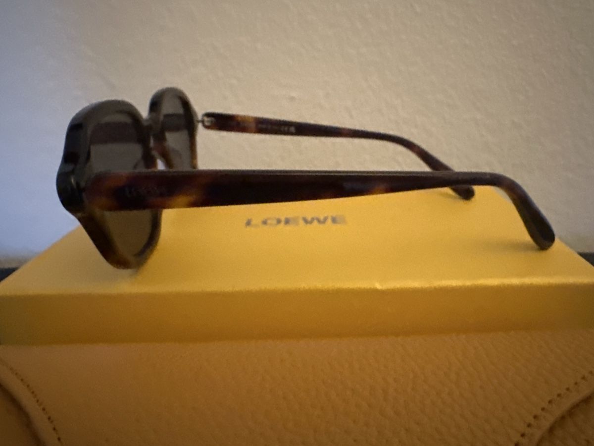 Loewe Occhiali & Lenti: Loewe Sunglasses LW40035I 52J Brown Tortoise Shell – Nuovo (secondo la descrizione) da Zürich venduto da Curated.Chapters 1