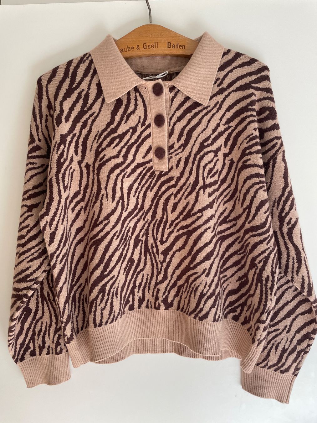 Maglioni & Felpe: Pulli Wolle 38% neu mit Etikette mit Zebra-Muster, Grösse M – Nuovo e nell'imballaggio originale da Wettingen venduto da Rose_Angela