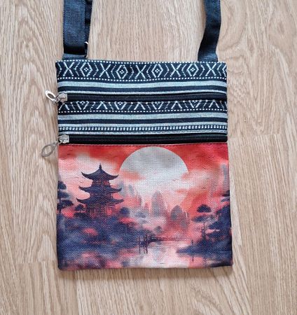 Süsse kleine Tasche mit asiatischem Motiv. Neuwertig