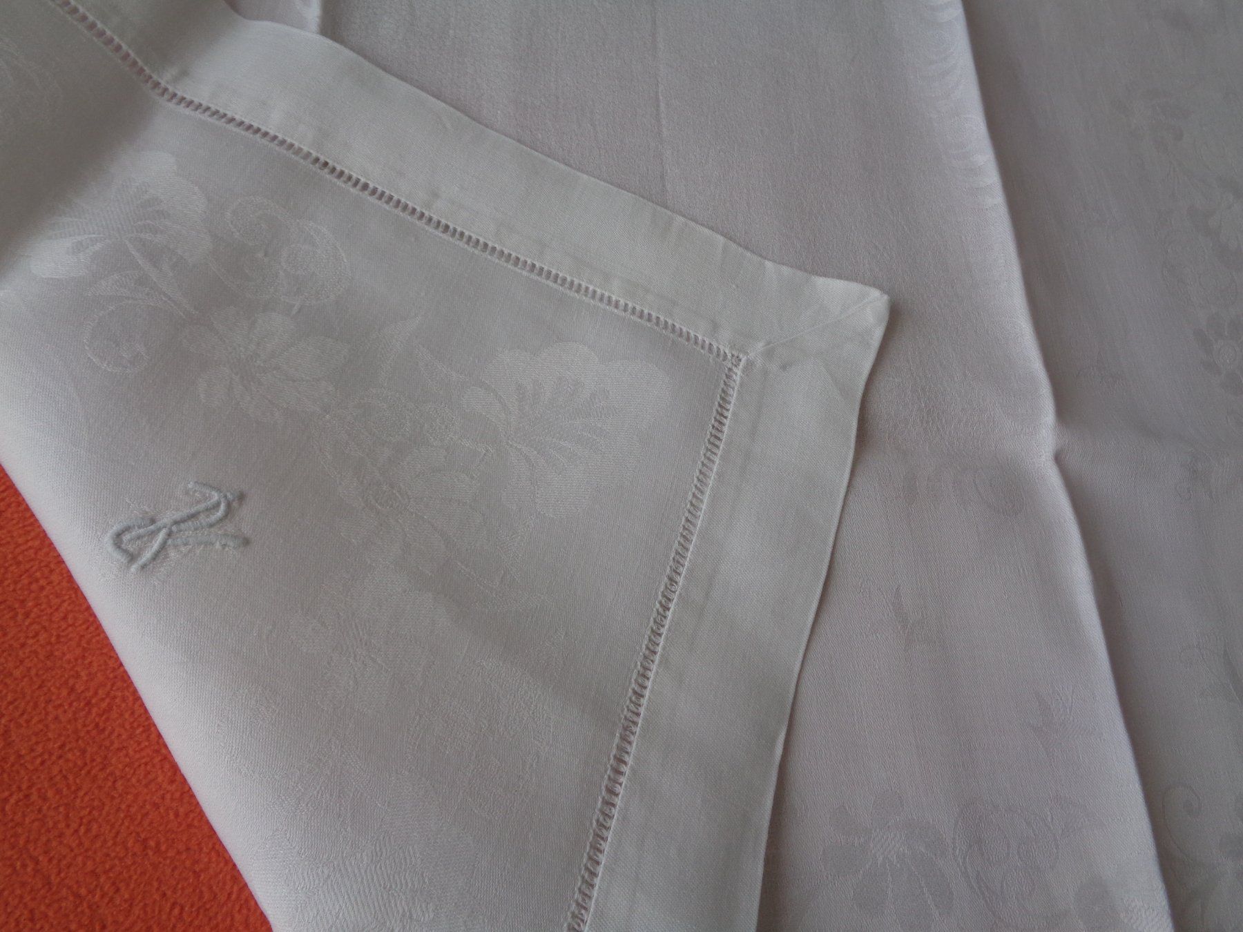 Bettwäsche: Serviette Damast oder als Deckeli Grösse 63.5 cm. x 63.5 cm. – Gebraucht aus Chur von omonia 3