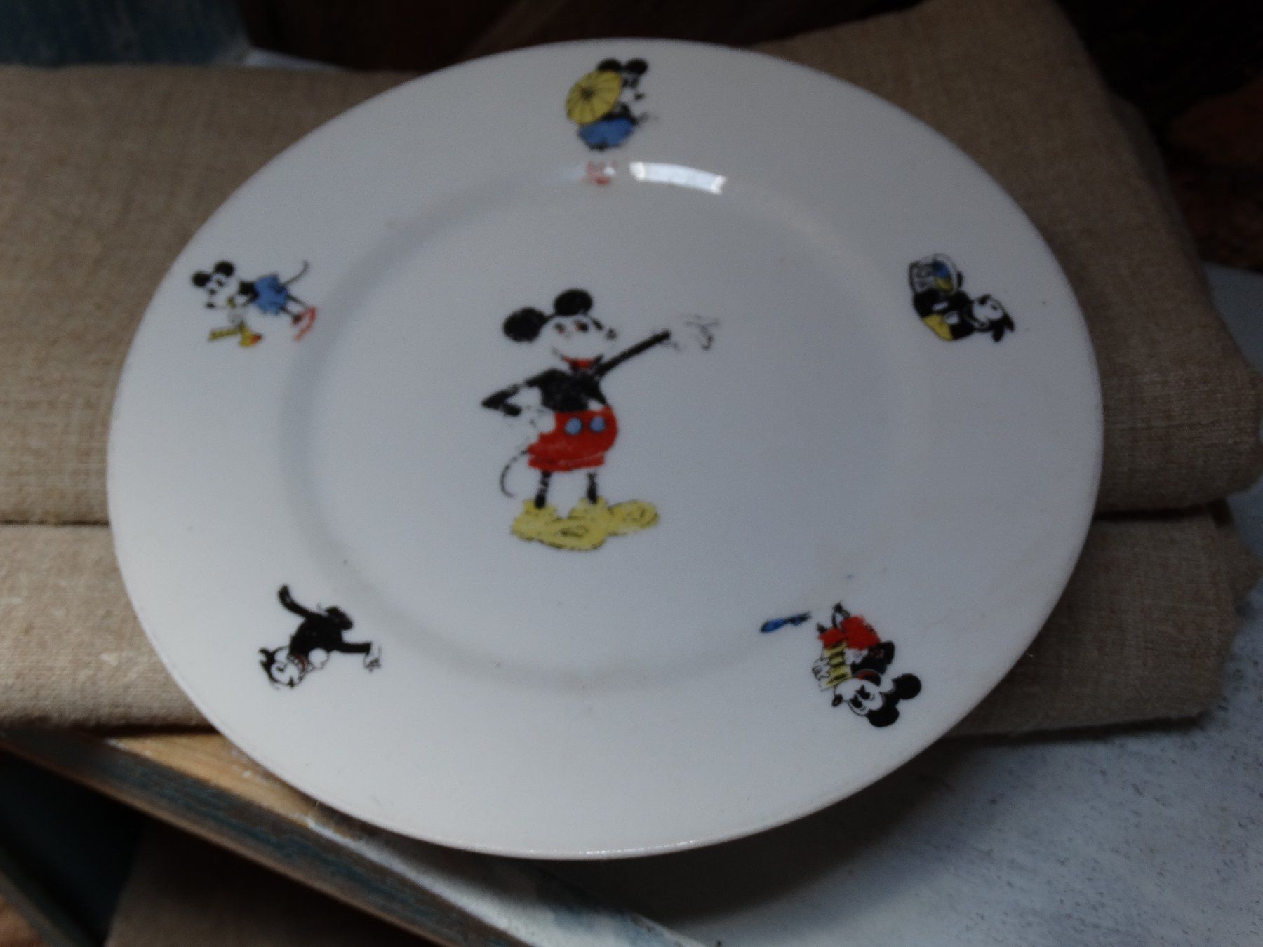 Disney Piatti: antiker Kinderteller mickey Micky Maus Mickey Mouse Disney – Usato da Grossaffoltern venduto da amo64