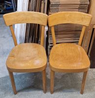 2 HOLZSTÜHLE