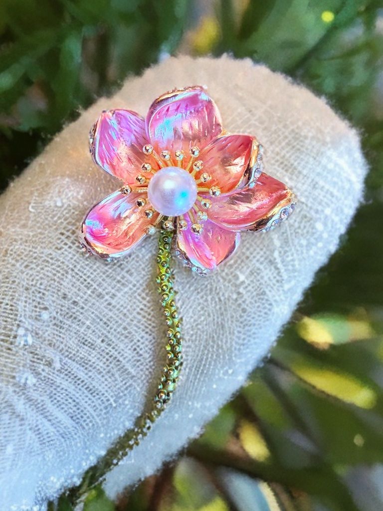 Broches & Aiguilles: Broche Fleur Rose – Neuf avec emballage d'origine à St-Maurice par Sandrinette123 1
