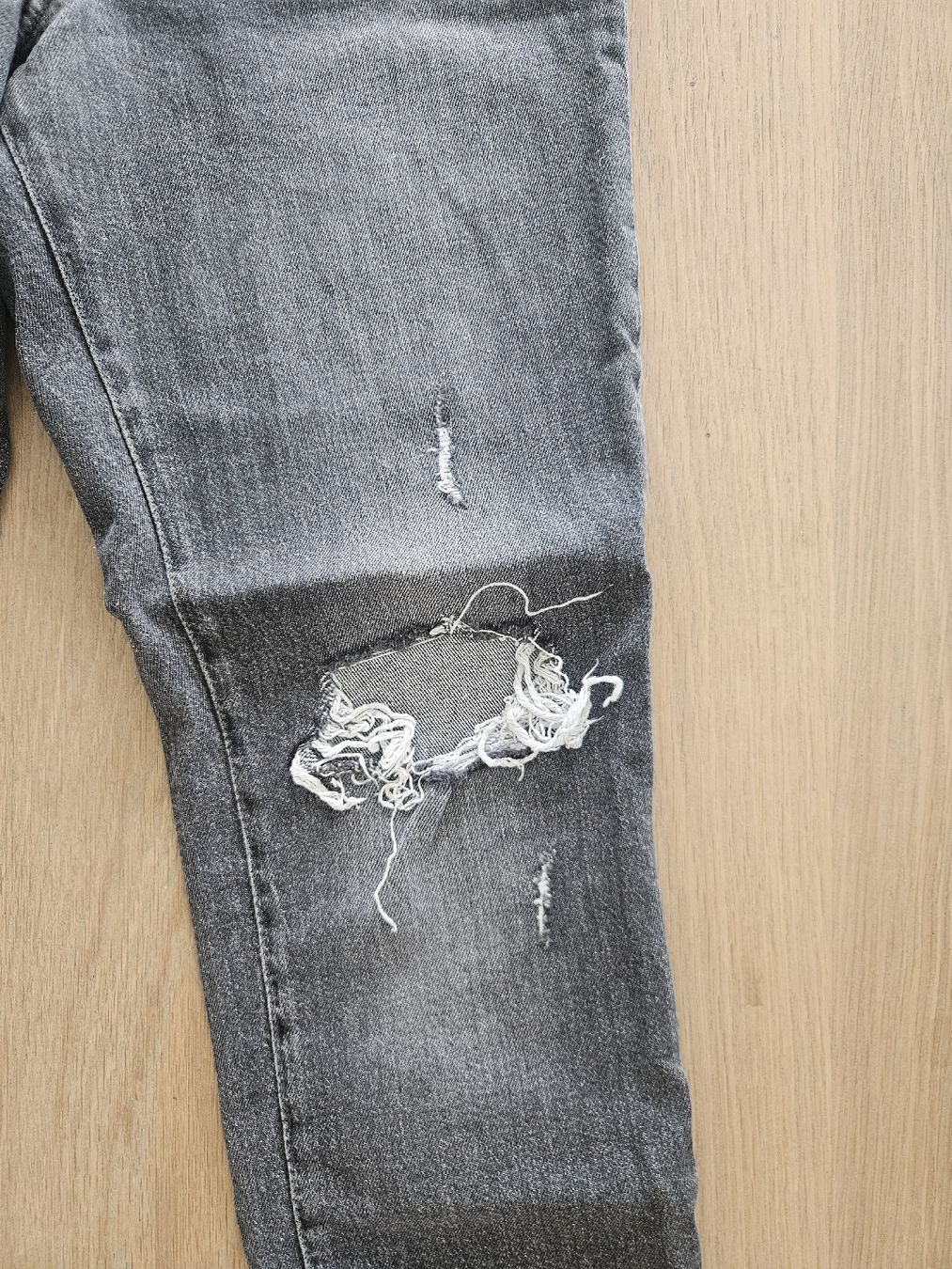 H&M Jeans: Mom Jeans von H&M, Grösse 40 – Usato da Rüschlikon venduto da zzz1234 1