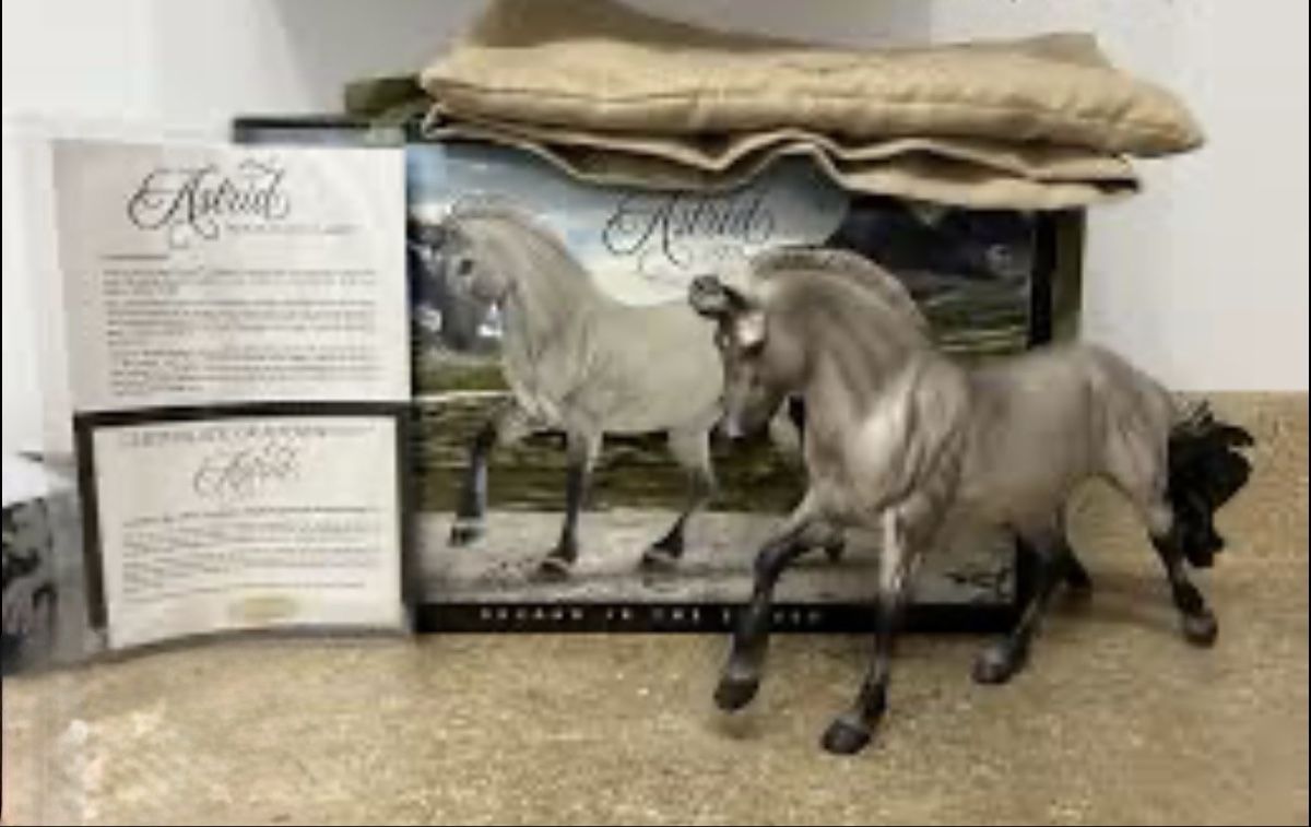 Statuette: Breyer Premium Astrid – Nuovo (secondo la descrizione) da Chur venduto da Reginn 2