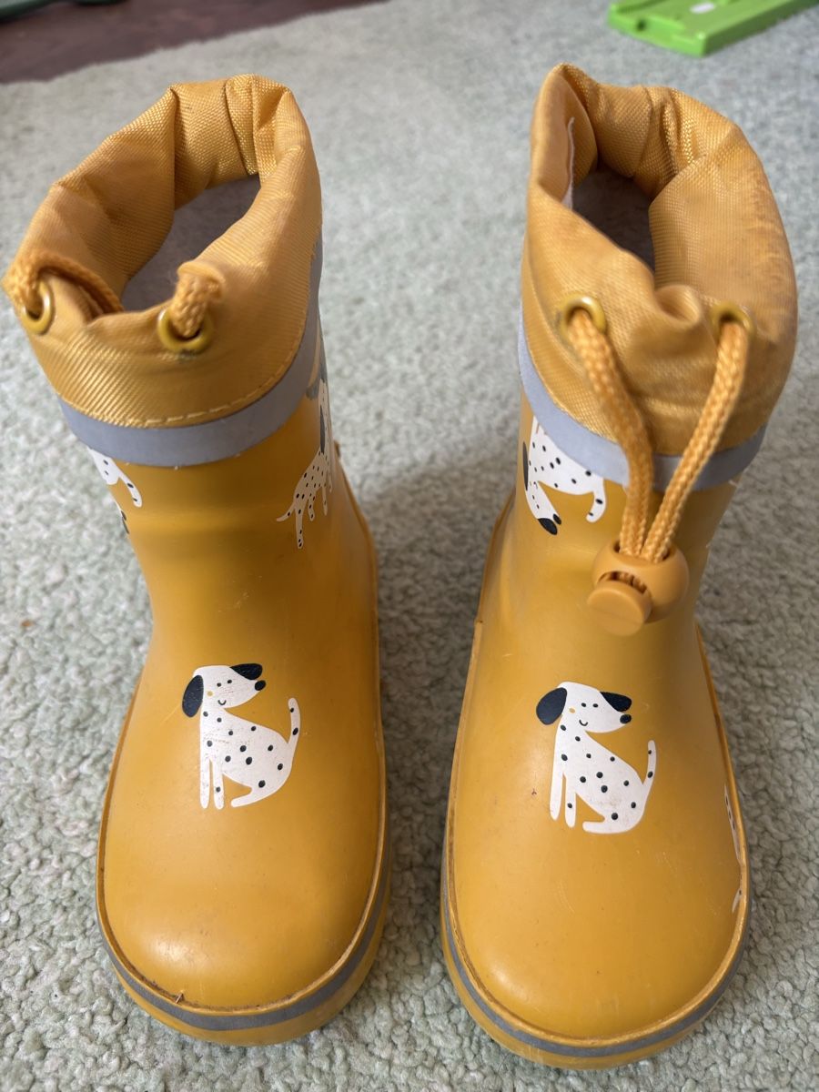 Scarpe per ragazzi: Gummistiefel Gr. 22/23 mit Dalmatiner Muster – Usato da Aetingen venduto da pat_ykl9