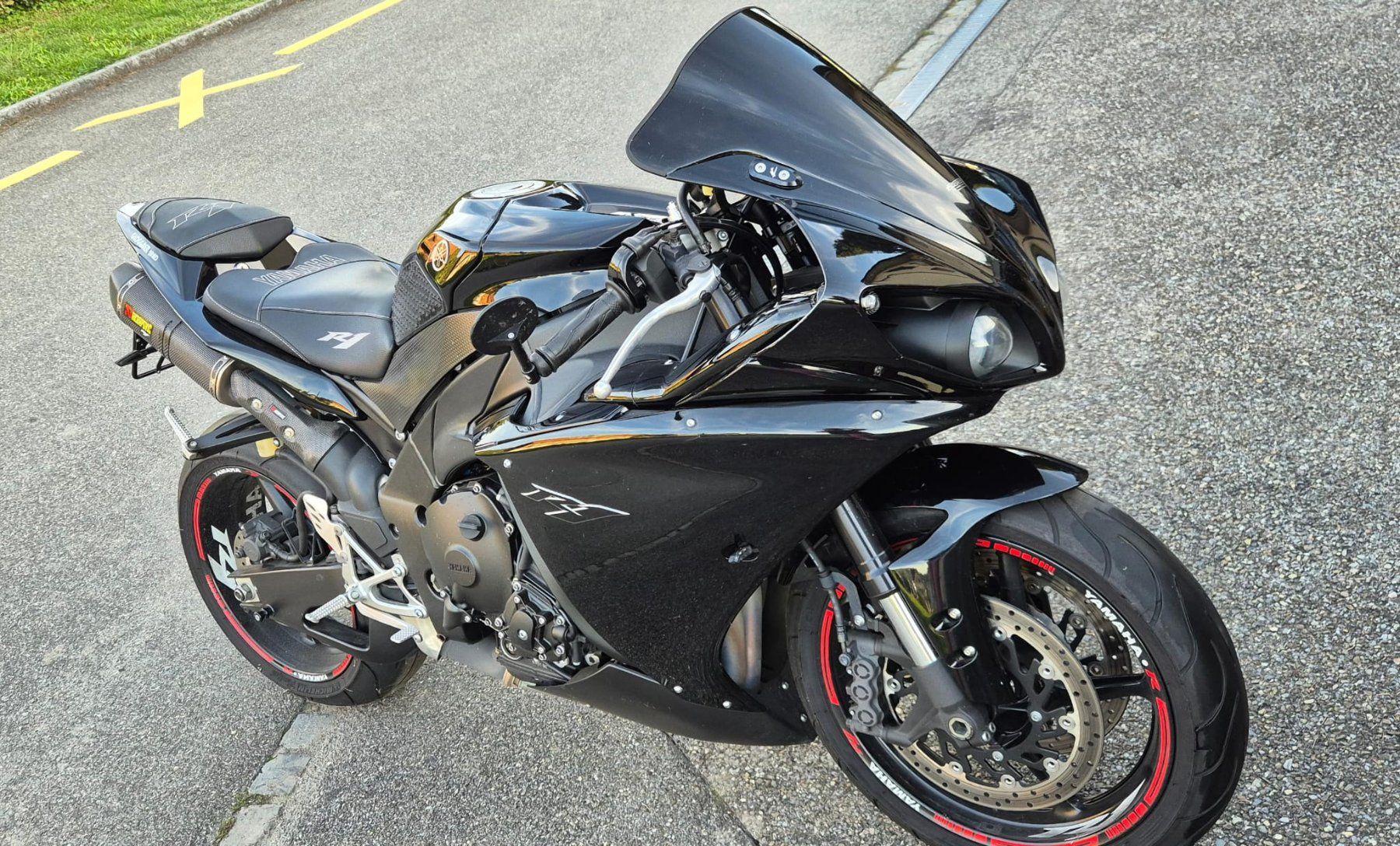 Yamaha Strada: Yamaha R1 RN22 Big Bang – Usato da Thun venduto da thunshopper2 1