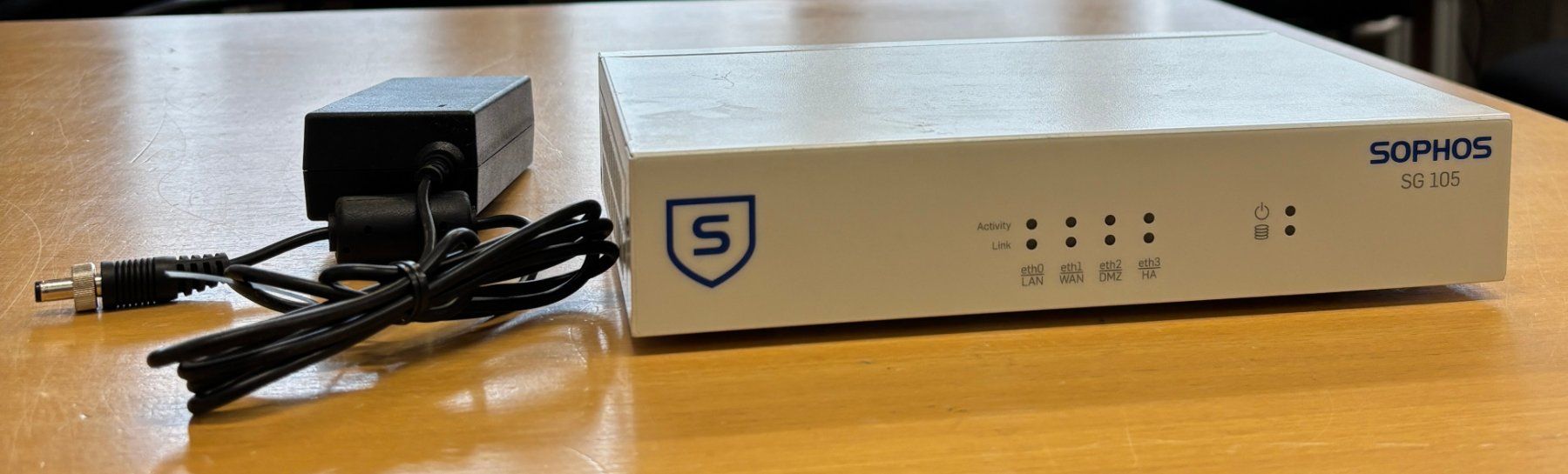 Sophos Firewall: SOPHOS SG 105 rev. 2 – Usato da Geroldswil venduto da Kuale