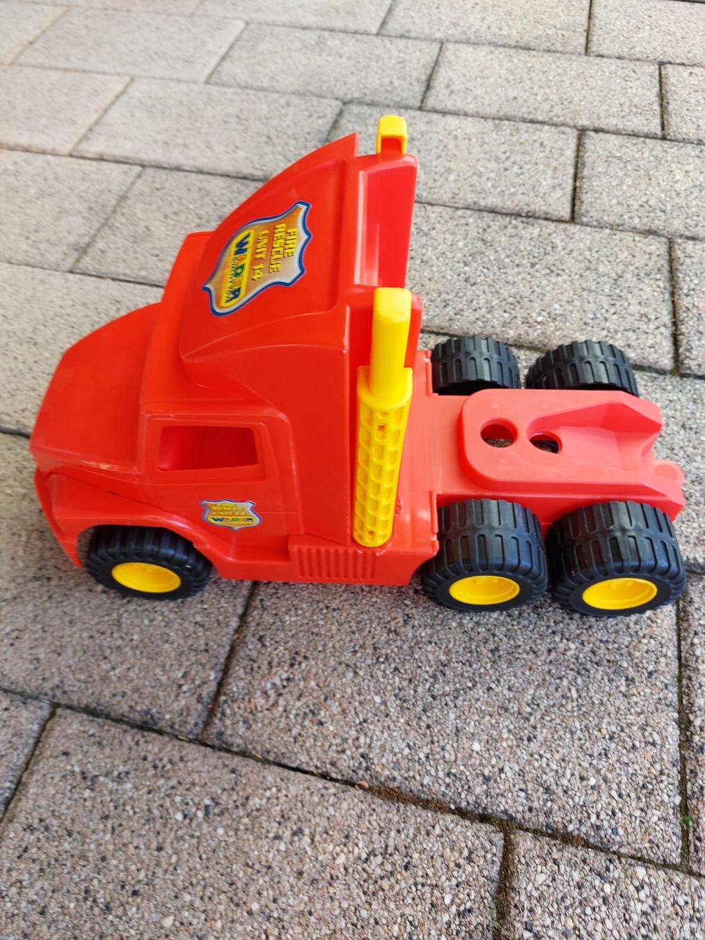 Spielzeuge: Feuerwehr Auto mit Zubehör Länge 77cm – Gebraucht aus Lausen von Chaldrian 2