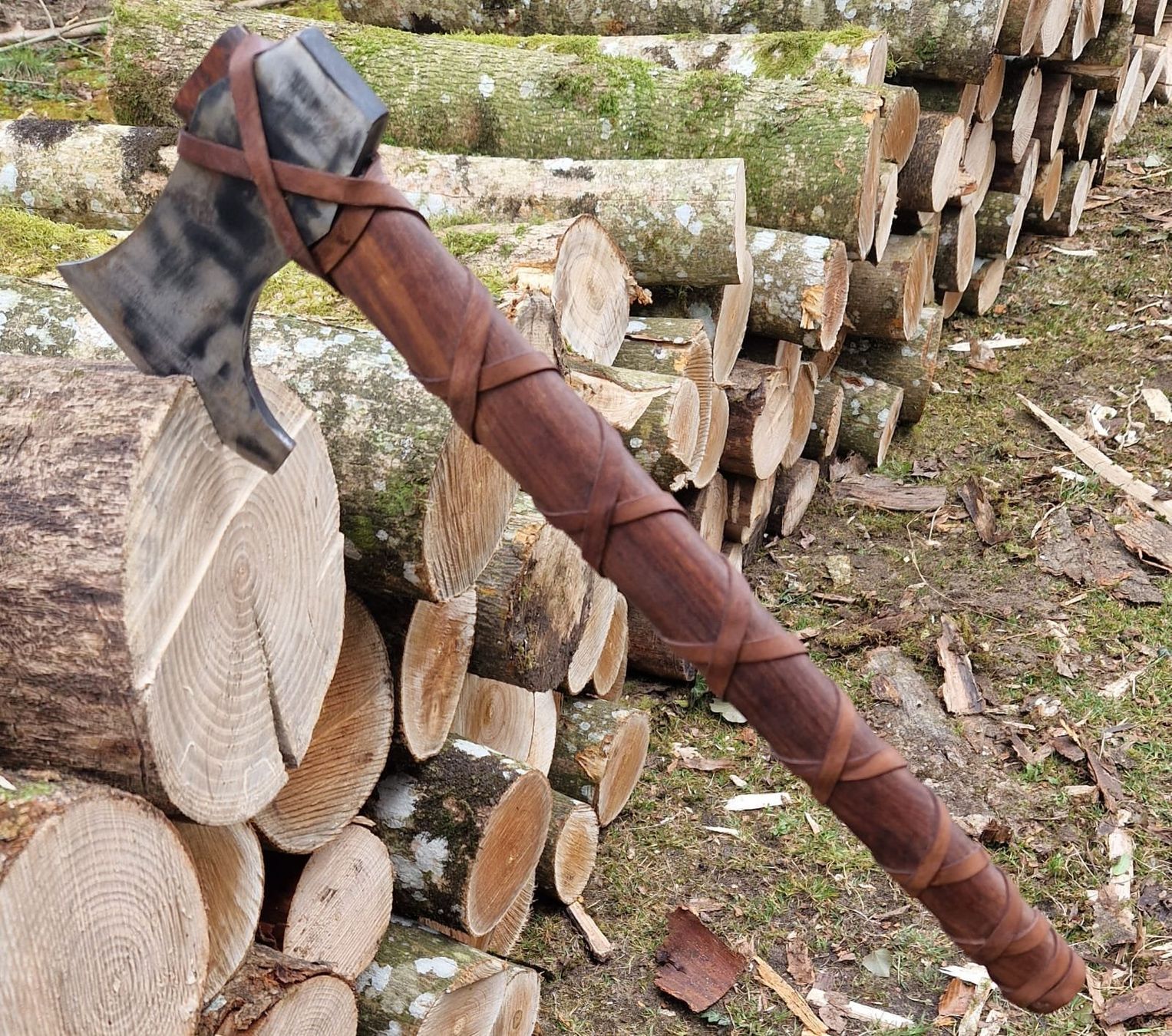Militärmesser: Kampfaxt Beil – Neu und originalverpackt aus Dorf von Messer-Schweiz 2