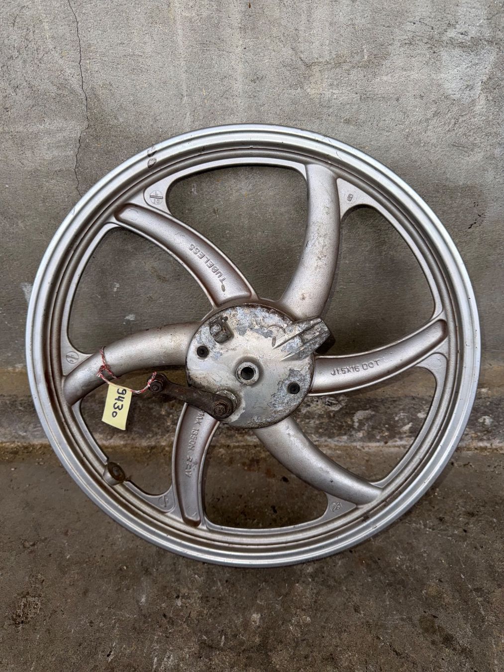 Tomos Parti ricambio per ciclomotori: Tomos Gussfelgen Vorderrad – Difettoso da Fahrni b. Thun venduto da berger_tuning34