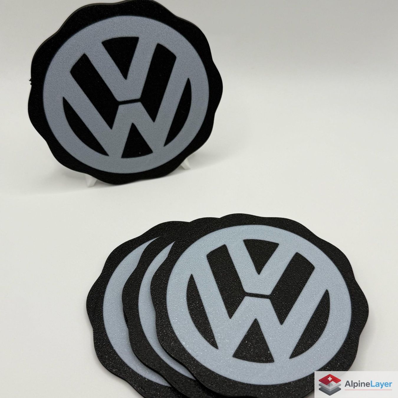 Sottobicchieri: VW Logo Coaster 3D Printed Car Drink Coaster – Nuovo (secondo la descrizione) da Losone venduto da AlpineLayer 2