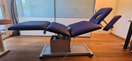 Neuwertige Massageliege mit viel Zubehör, wenig gebraucht