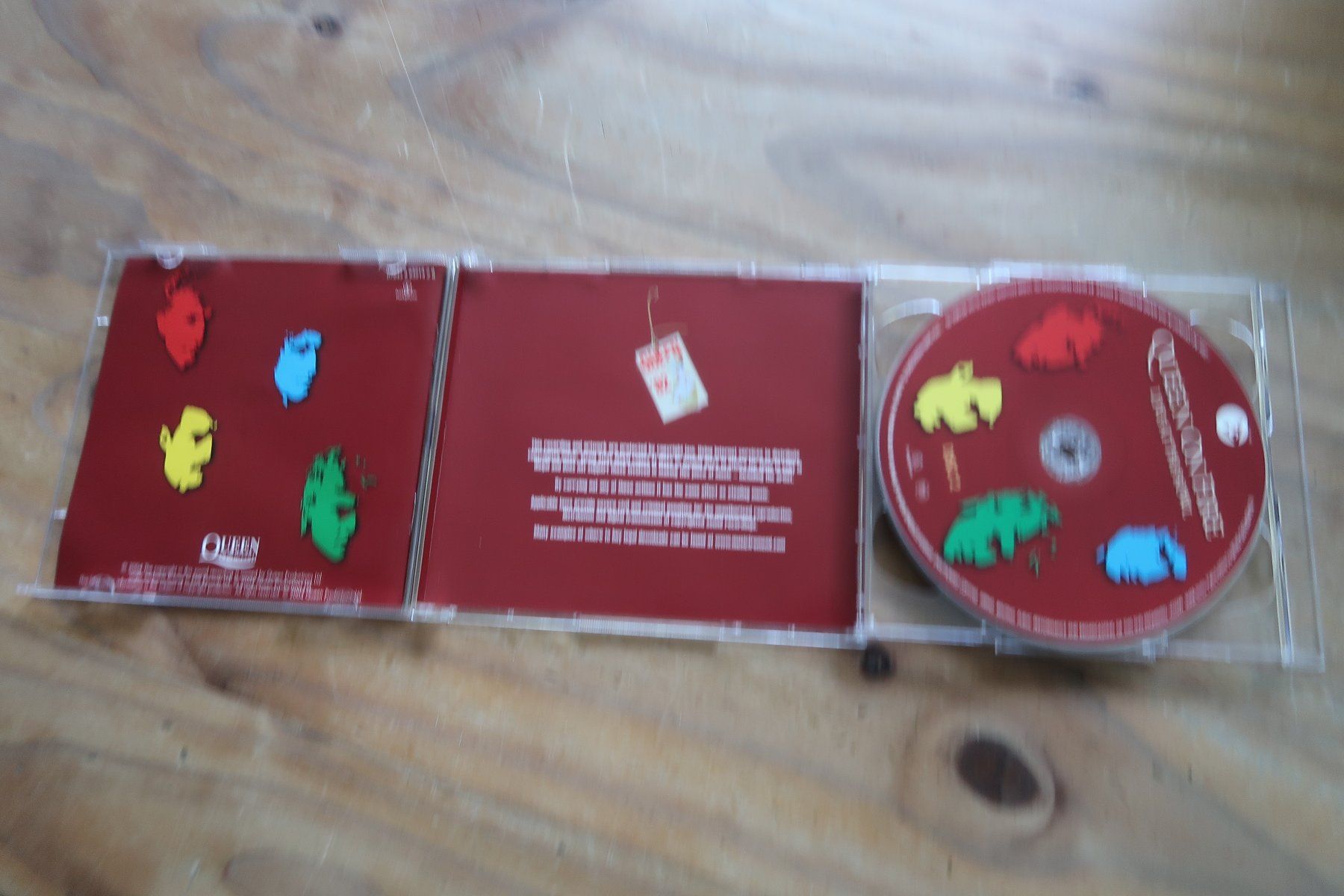 CD: QUEEN - LIVE AT THE BOWL -  2x CD – Usato da Basel venduto da Patiscat 4
