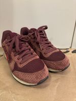 Nike Damenschuhe, Grösse 36.5, bordeauxrot - Herbst-Look!