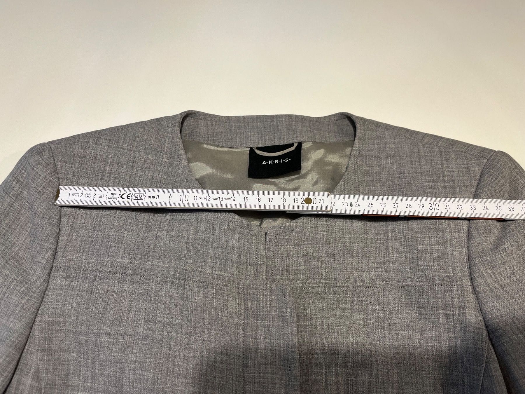 Akris Vestes: Akris Oberteil – D'occasion à Adetswil par dp9 4