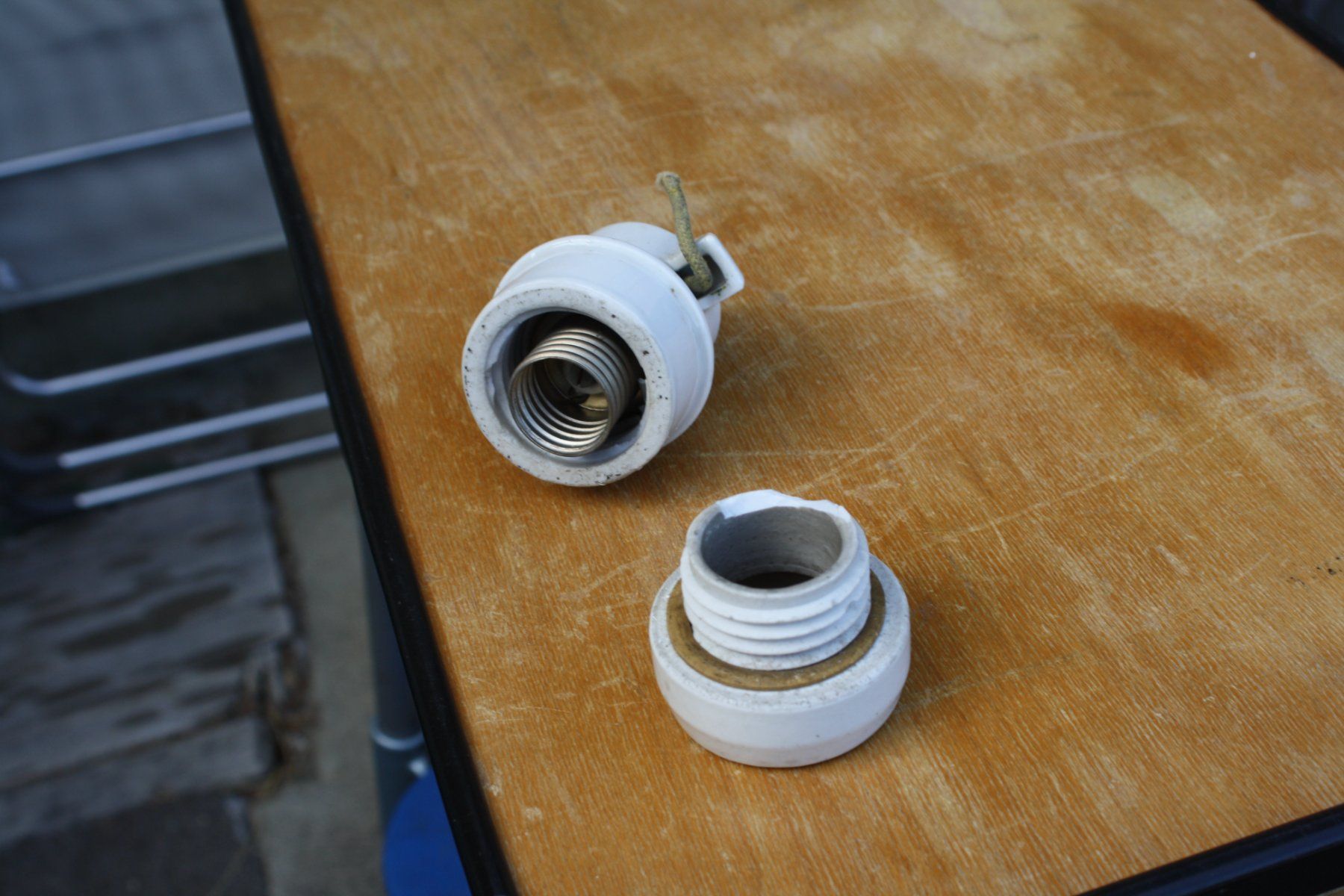 Lampade: ALTE LAMENFASSUNG STALLLAMPE – Usato da Wauwil venduto da Pneuedy 3
