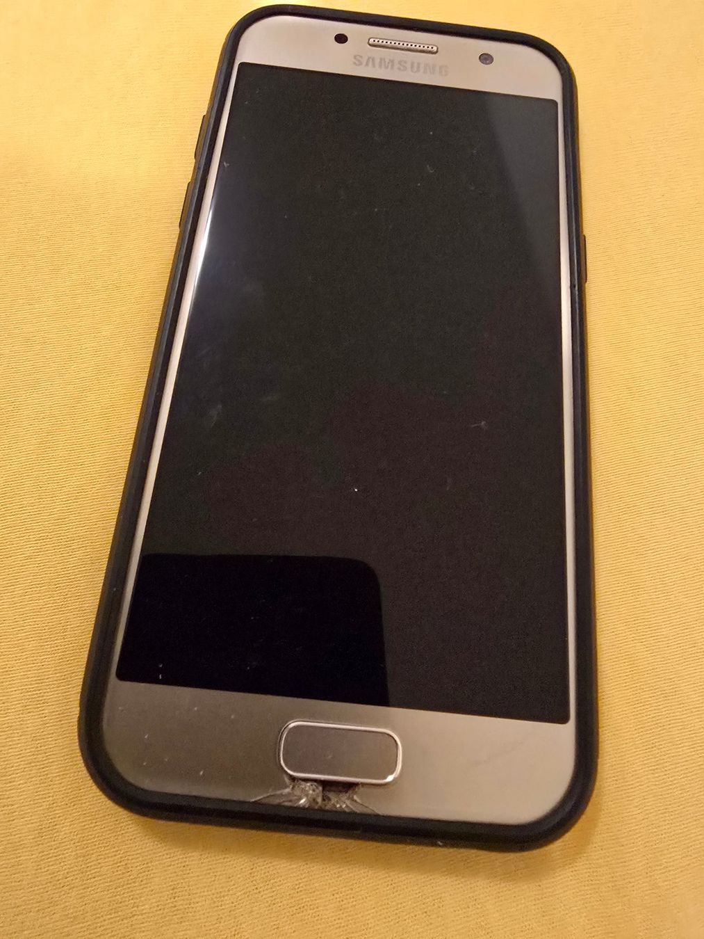 Samsung Telefoni cellulari / Smartphones: Samsung A3 – Usato da Zollikofen venduto da Forest_Corner_40 3