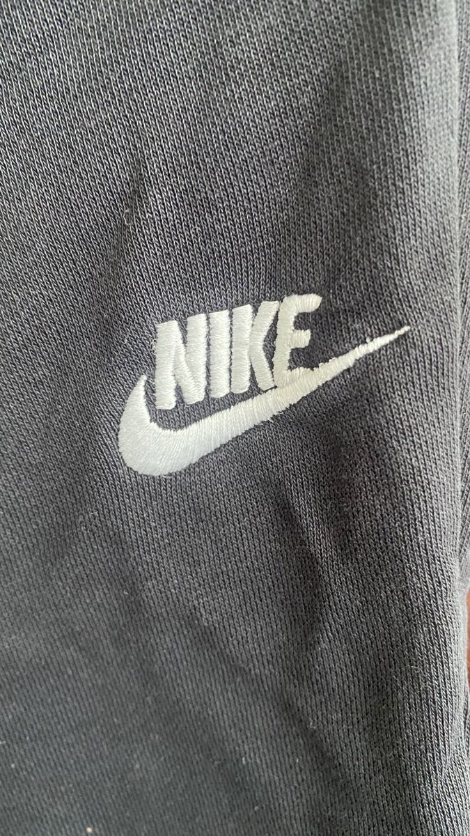 Nike Pantaloni: Nike Turnhose Trainerhose – Usato da Obfelden venduto da tan_9lj9 1