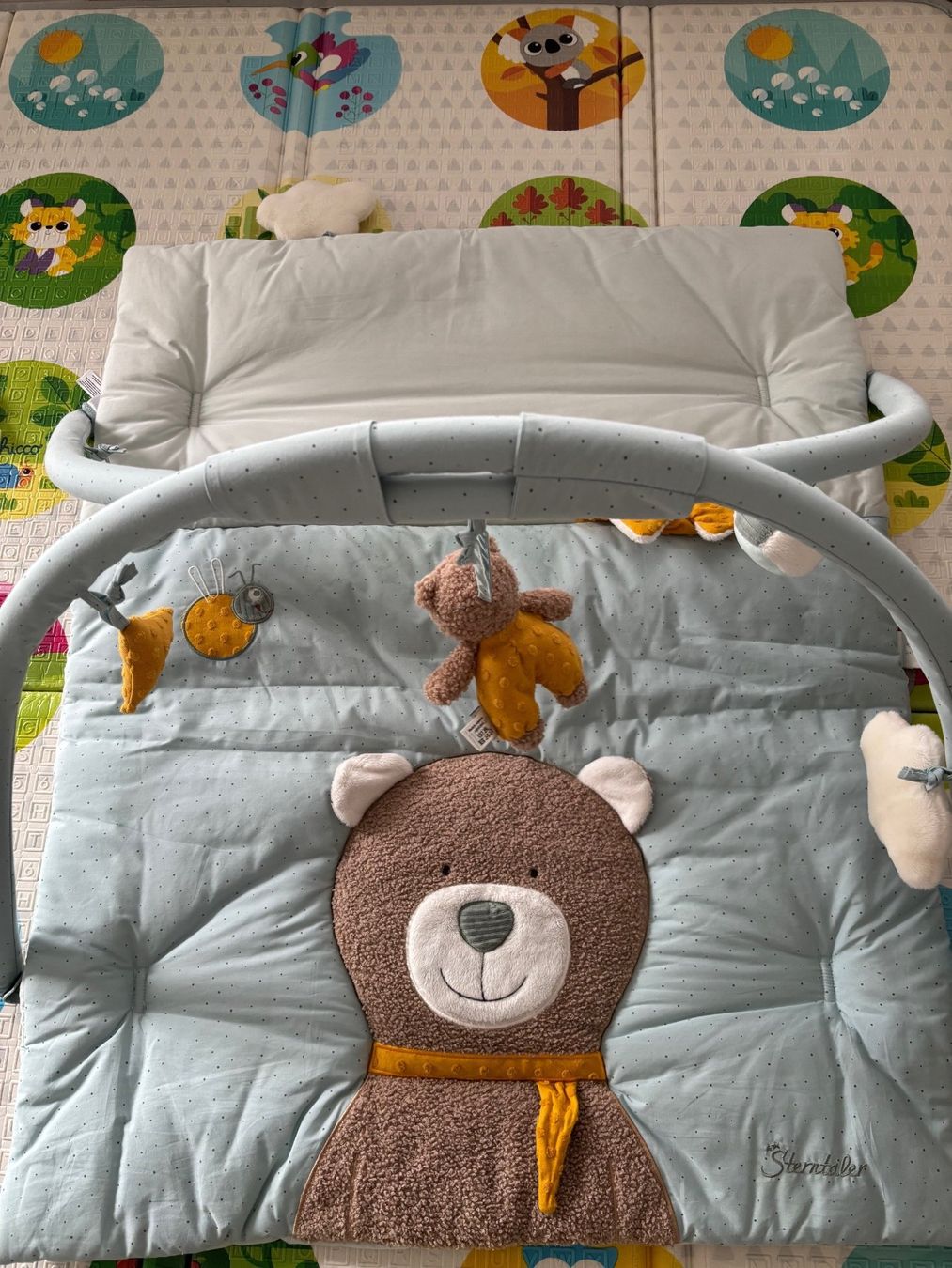Sterntaler Tappeto da gioco: Spielbogen mit Decke Bär Ben 100x80x3 cm – Usato da Nänikon venduto da ben2005