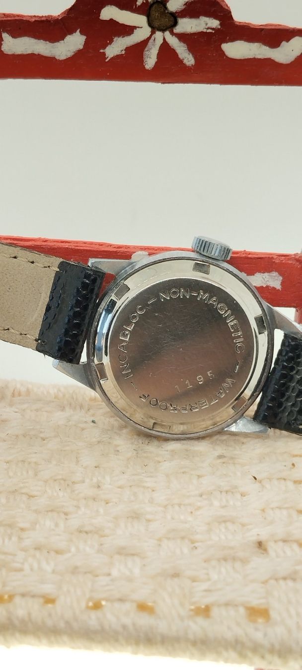 Orologi: Montre schwarz Genève – Usato da La Chaux-de-Fonds venduto da jac_9llg 4