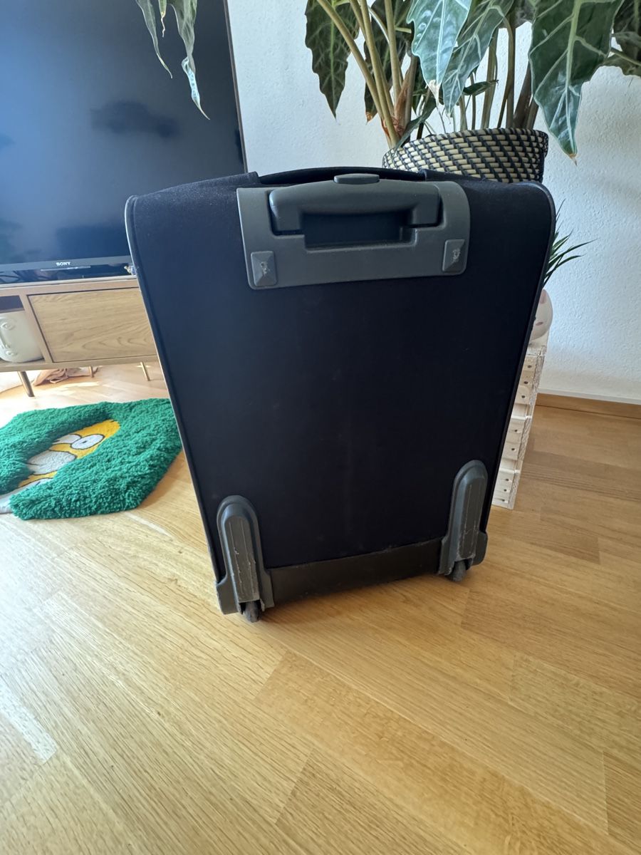Samsonite Valises de voyage: Black Expandable Cabin Suitcase Samsonite – D'occasion à Morges par melz_28 4