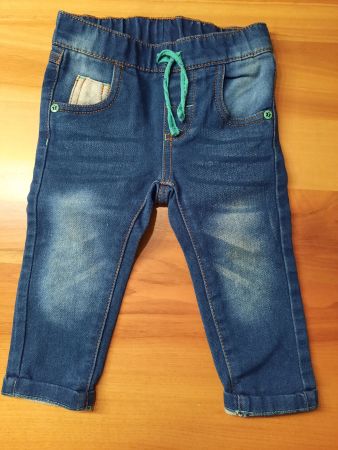 Süsse Jeans mit Dino Applikation, Grösse 74, Top Zustand!