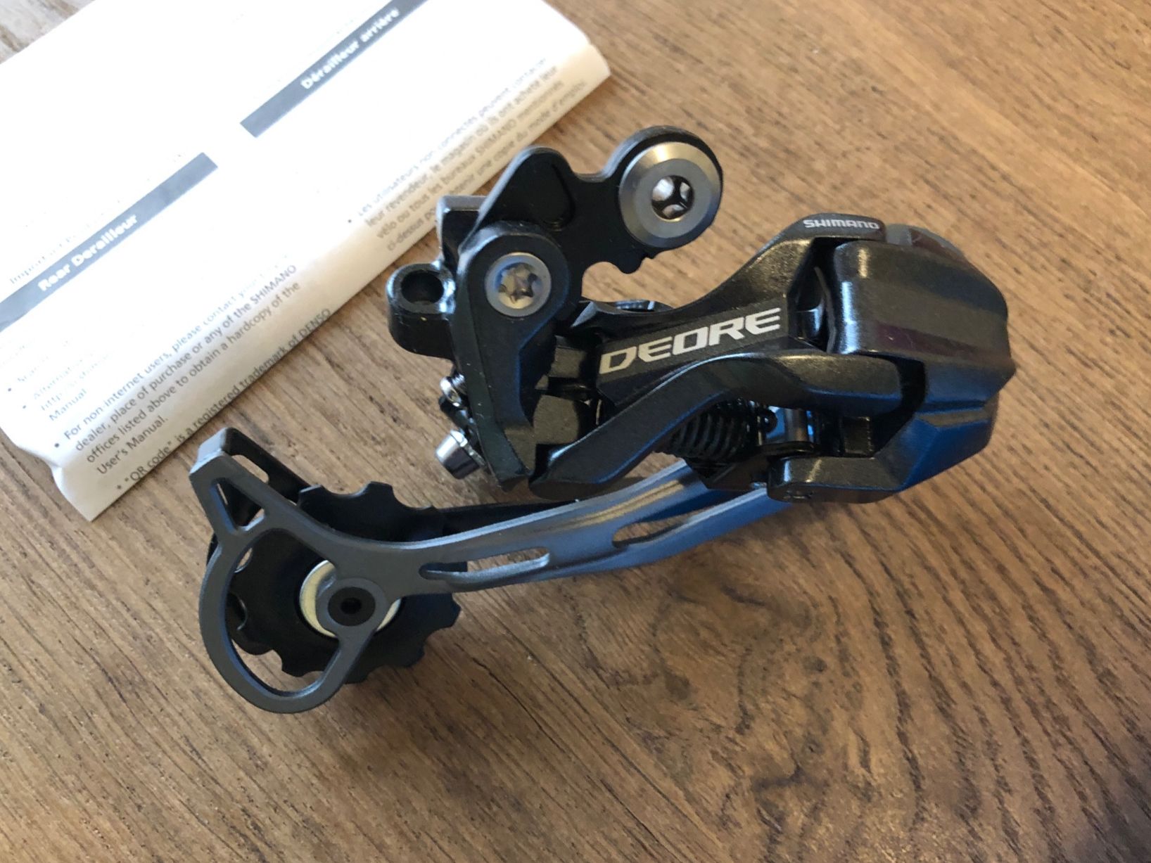 Shimano Ersatzteile: Shimano Deore Schaltwerk 9s Shadow RD-M592-SGS – Neu und originalverpackt aus Biel/Bienne von ofa