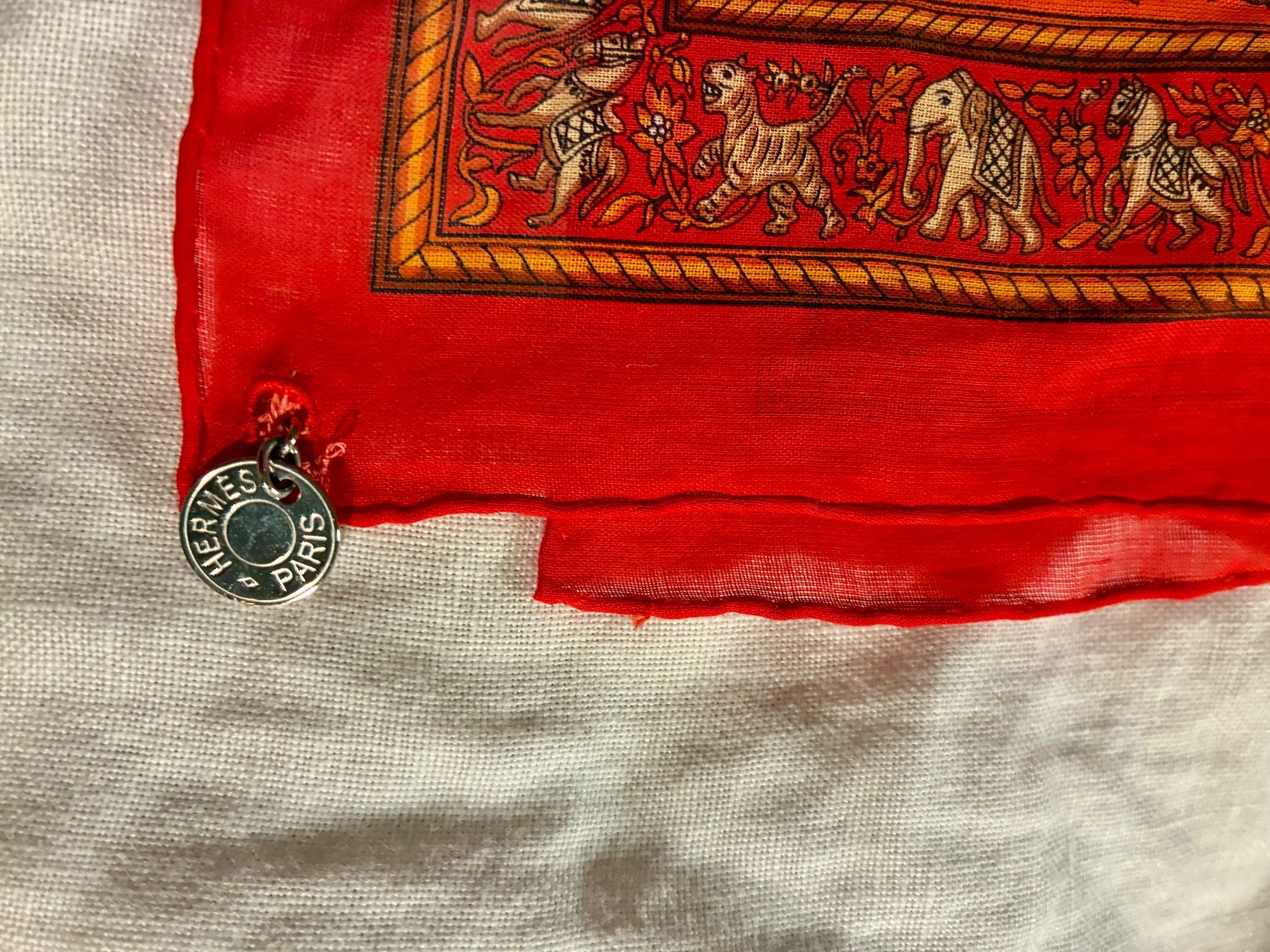 Hermès Foulard & Sciarpe: Gavroche Hermès avec charm Neuwertig – Nuovo (secondo la descrizione) da Zürich venduto da ova_trc6 3