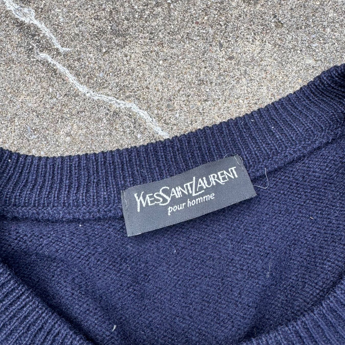 Saint Laurent Pullover & Sweatshirts: Yves Saint Laurent wool trademark crewneck pull sweatshirt – Gebraucht aus St. Gallen von sourced_limited 2