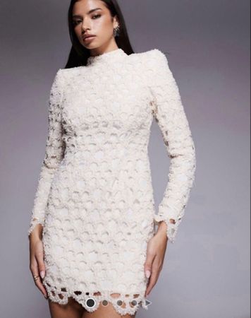 Robe ASOS LUXE perlée  Ivory  Taille 38/40  Neuve