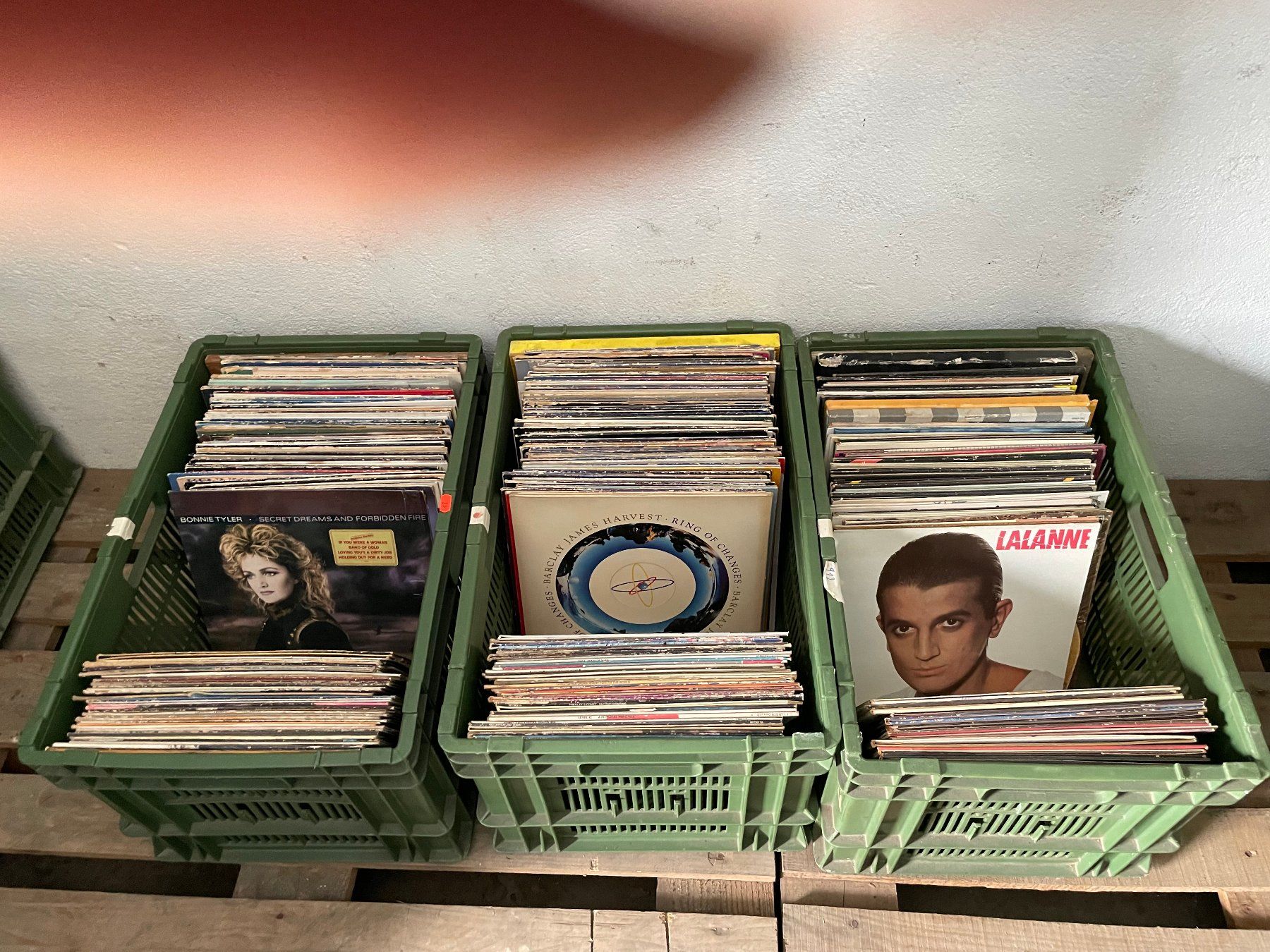 Vinyles: 3 caisses de disques vinyle 33 tours – D'occasion à La Croix (Lutry) par netrajet 3
