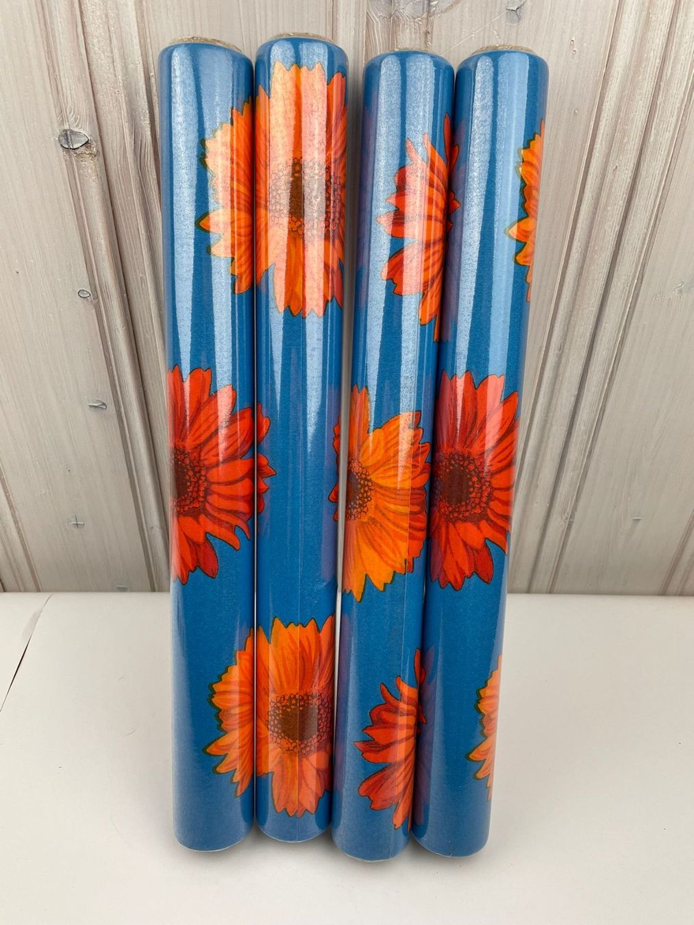 Alle Dekorationen: 4x Tischläufer mit Blumen Symbol – Neu und originalverpackt aus Wängi von LiqKojote