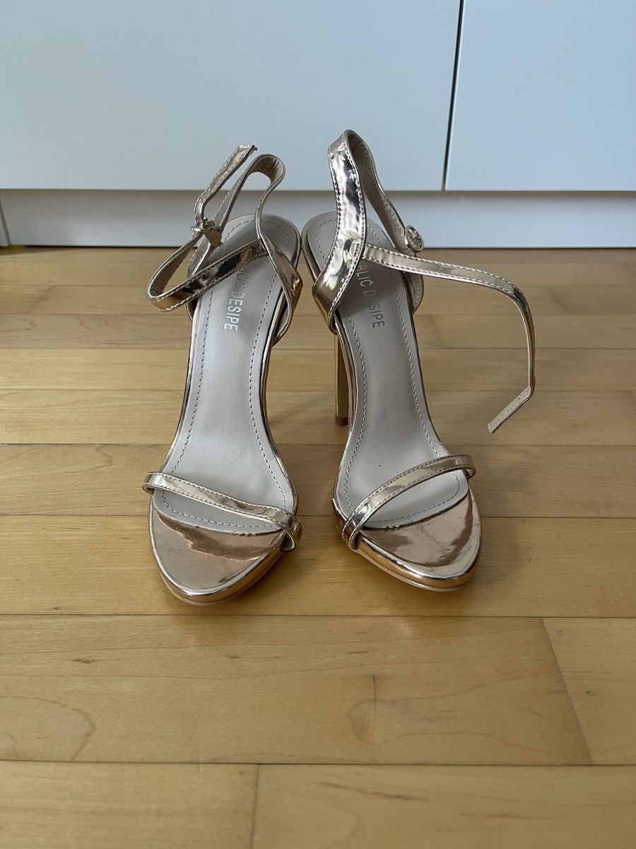 Scarpe da donna: Sandalen High Heel 37 UK 4 – Usato da Zürich venduto da Shimmyya