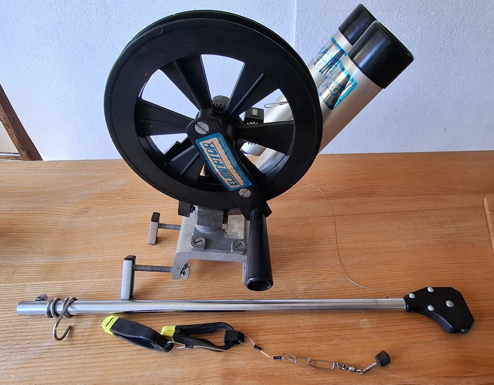 Tamburi & Mulinelli: Mac Jac Downrigger mit 2 Rutenhalter – Usato da Thun venduto da Fishon